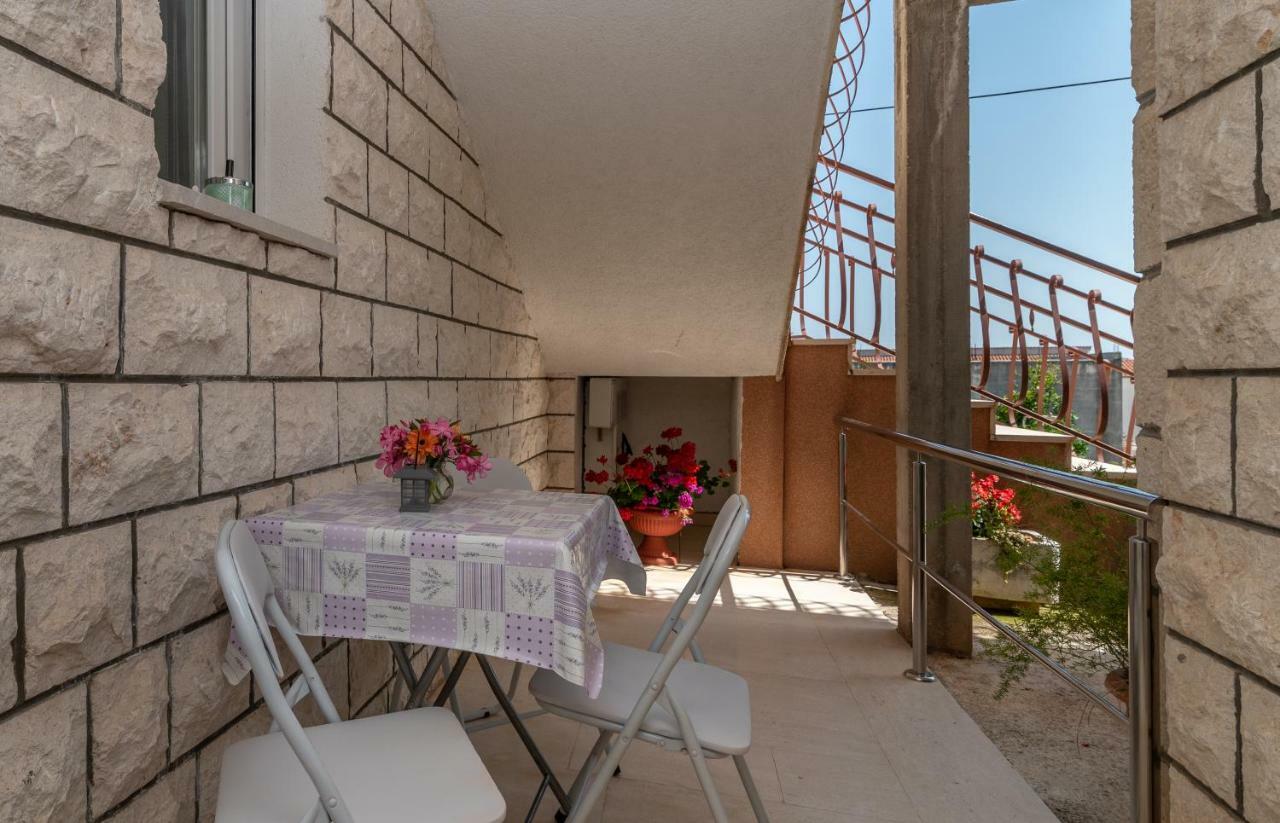 Apartment Nives Трогир Экстерьер фото