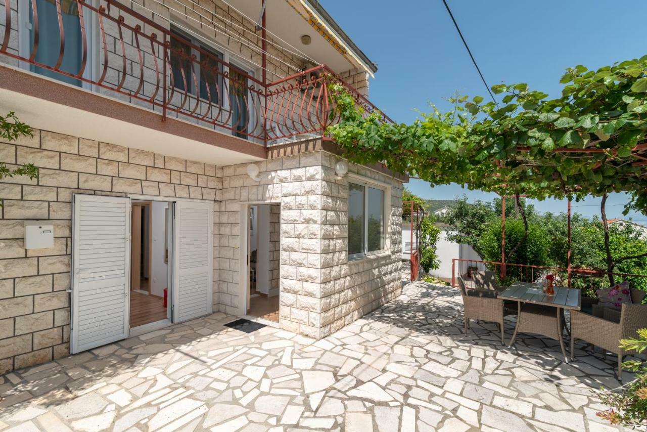 Apartment Nives Трогир Экстерьер фото