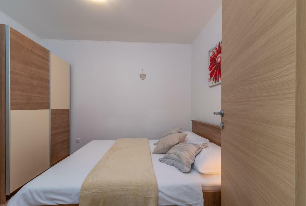 Apartment Nives Трогир Экстерьер фото