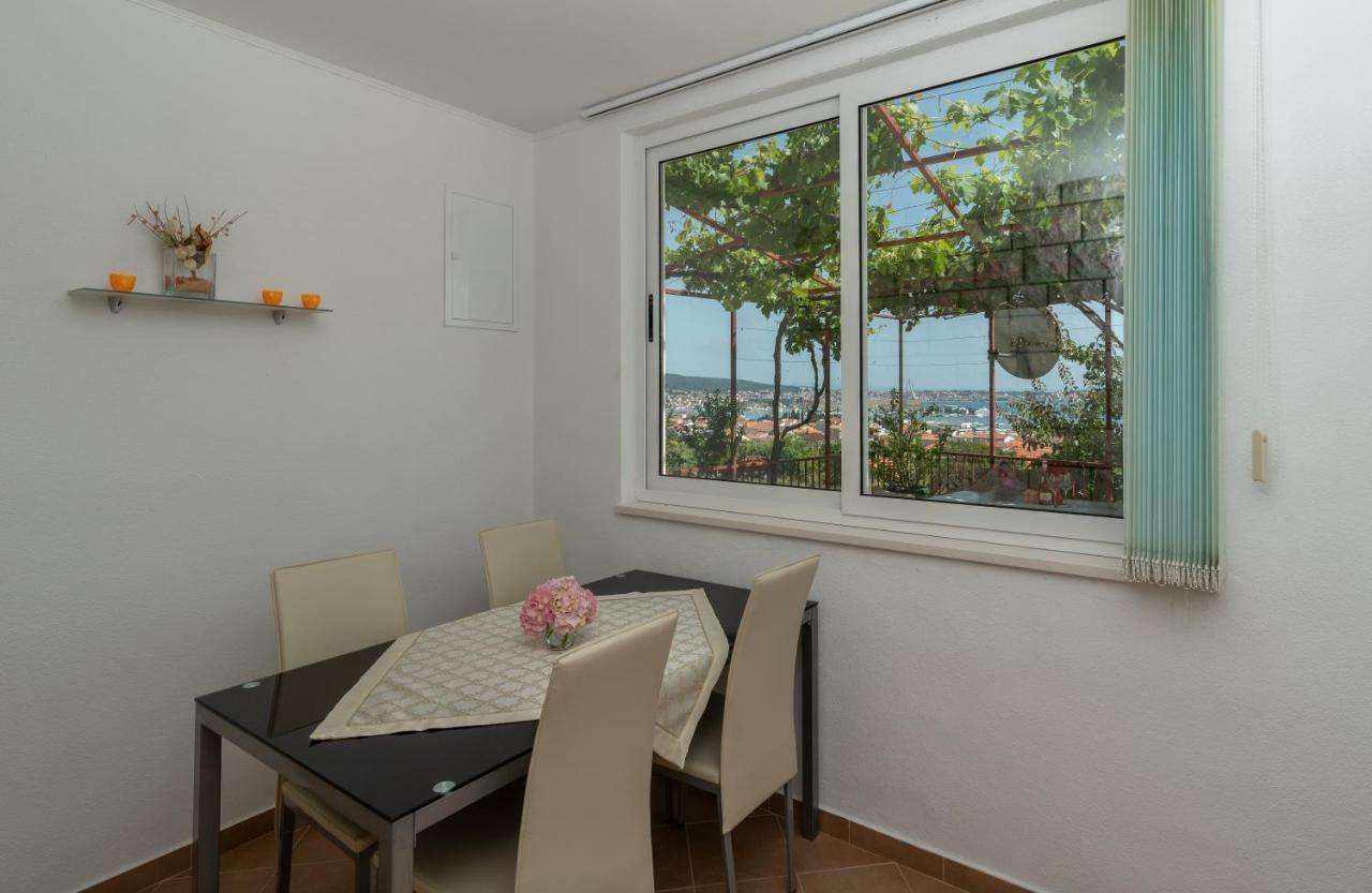 Apartment Nives Трогир Экстерьер фото